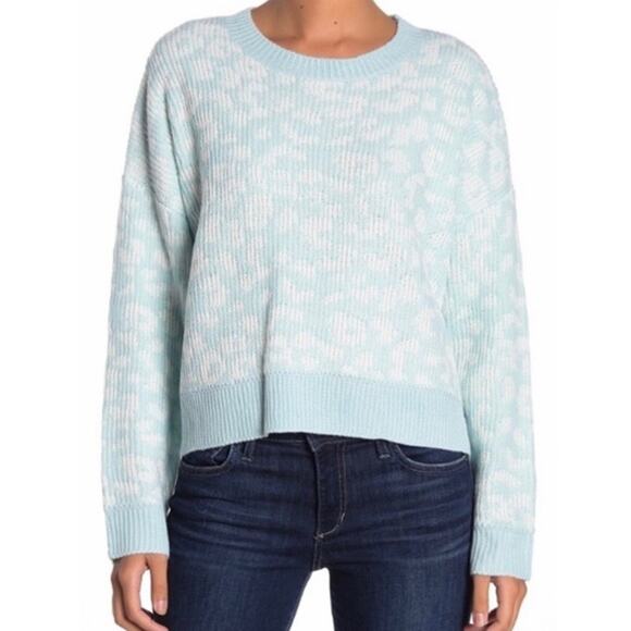 John+Jenn Cozy Modern Streetwear Soft Pastel Blue Animal Knit Pullover Sweater M - Picture 2 of 14